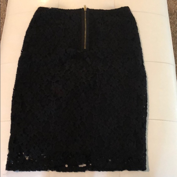 Black lace skirt - Picture 2 of 2